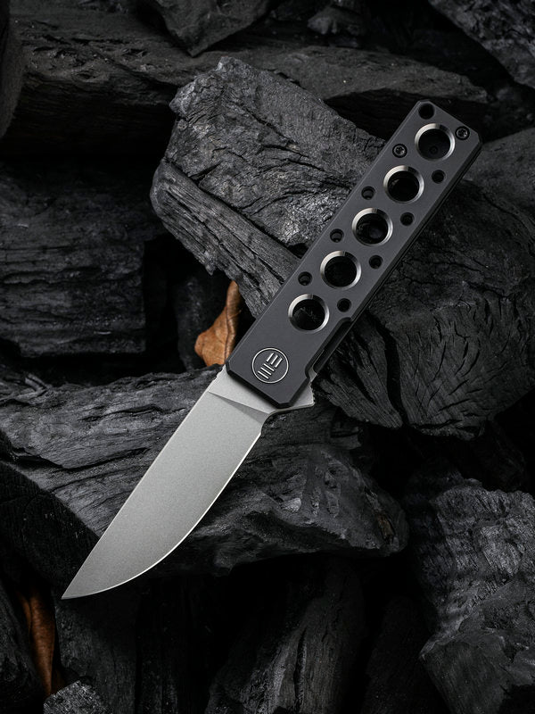 We Knife - 2101B Miscreant 3.0 Brad Zinker Miscreant 3.0 Flipper Knife CPM-20CV Stonewashed Drop Point Blade Black Ti