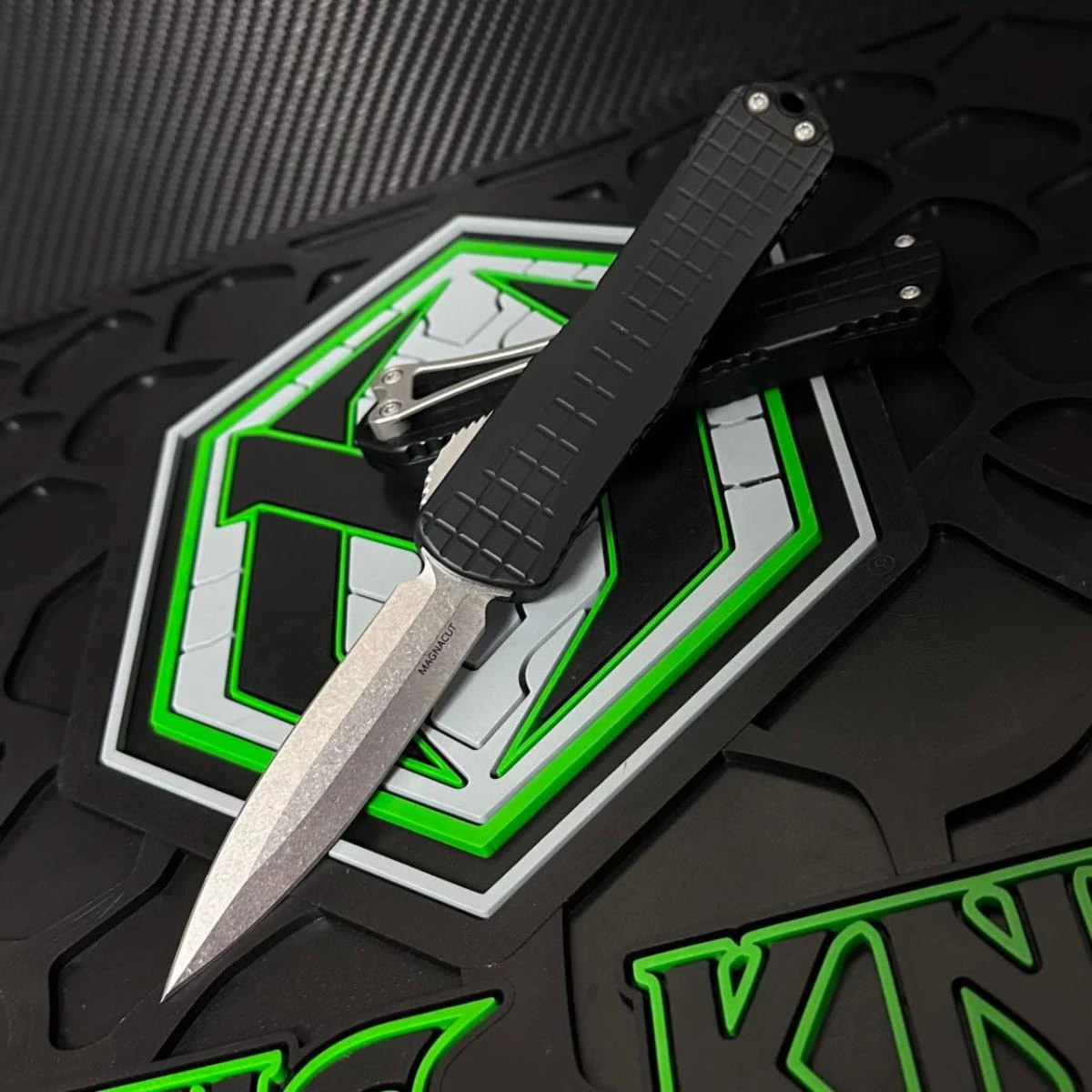 Heretic Knives Manticore E OTF - 3.12" Stonewash CPM MagnaCut Double Edge Blade, Black Aluminum Handle - H028F-2A
